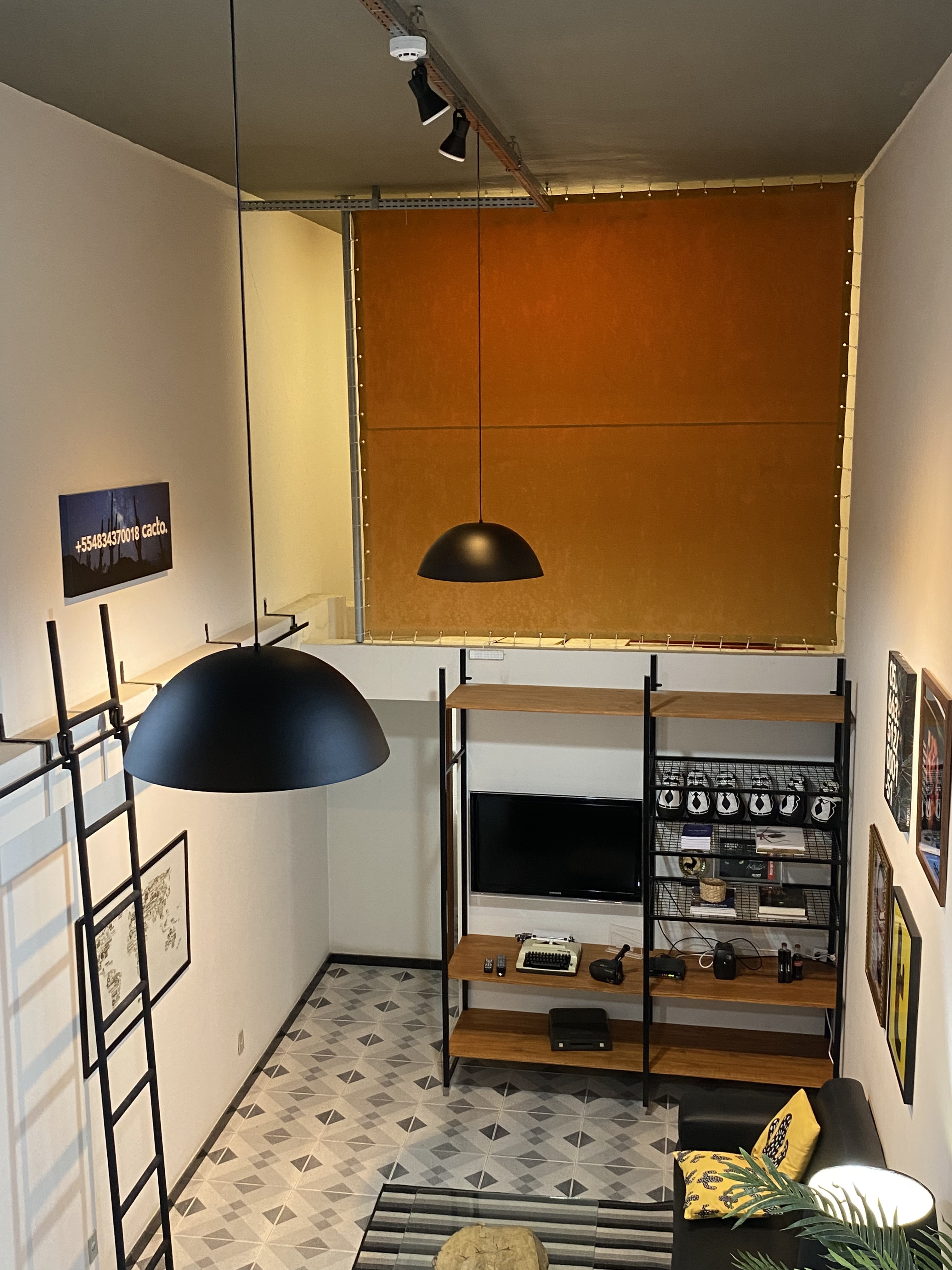 Interior âmbar do escritório